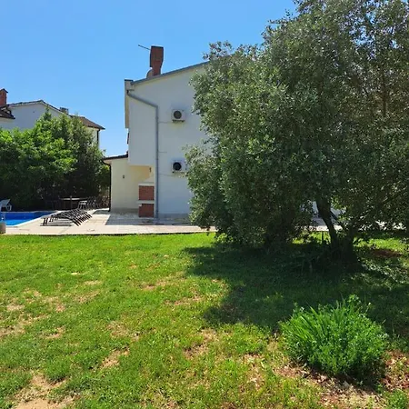 Lägenhet Eucaliptus Istrien Family Fiendly