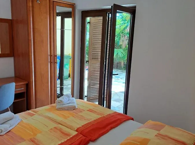 Eucaliptus Istrien Near The 아파트 *