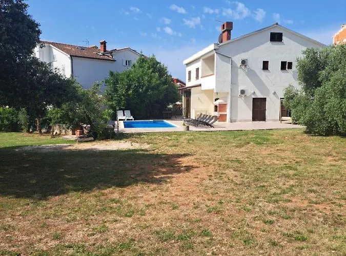 Eucaliptus Istrien Near The Διαμέρισμα