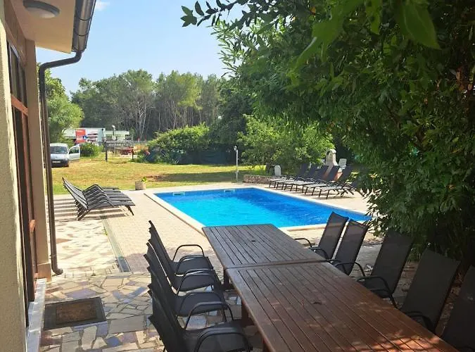 Eucaliptus Istrien Near The Διαμέρισμα